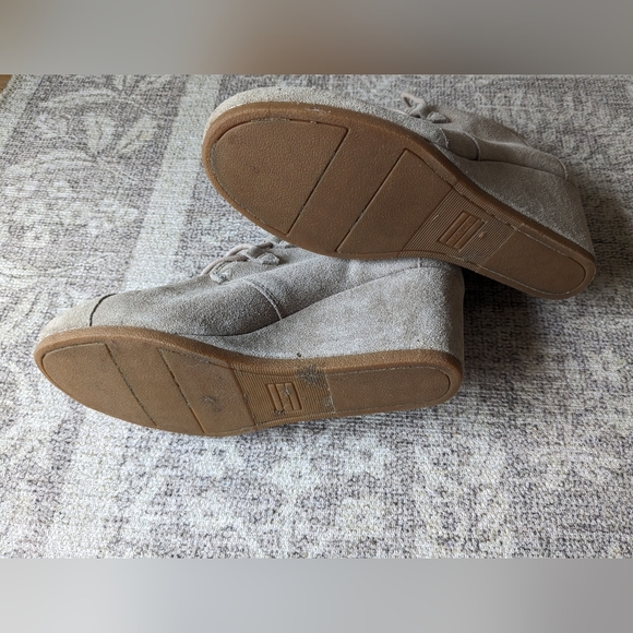 Tom's Kala Wedge Lace Up Bootie - Desert Taupe Suede - Picture 8 of 9